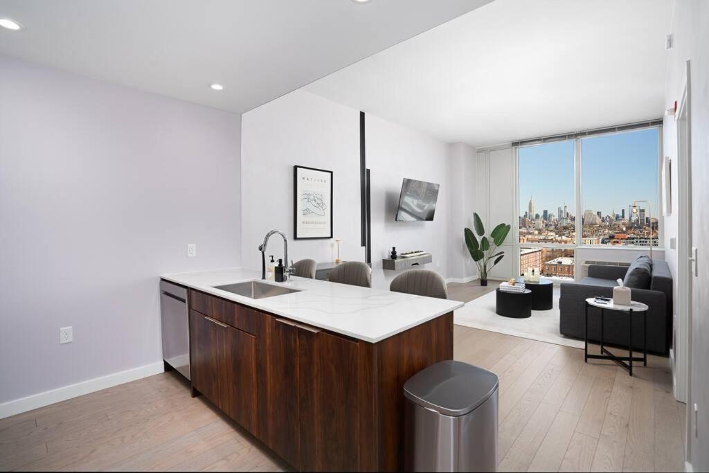 Empire State View - Luxury With Pool - Shuttle To Nyc Apartment
