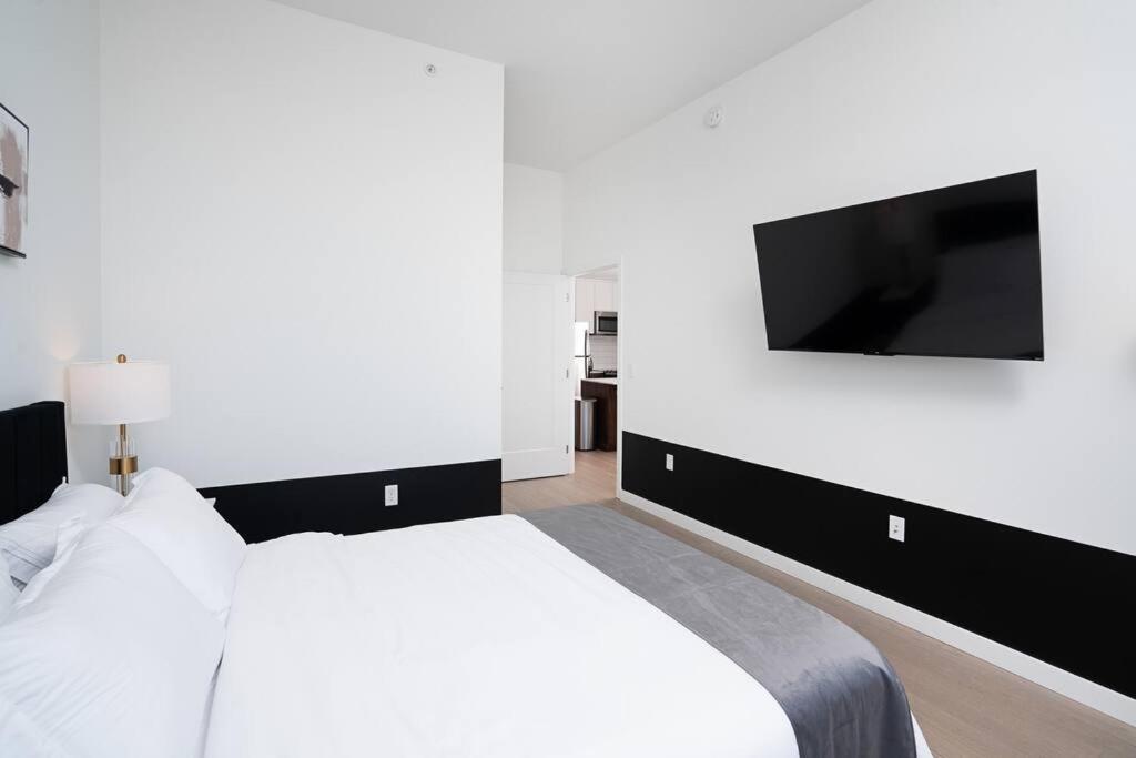 Empire State View - Luxury With Pool - Shuttle To Nyc Apartment